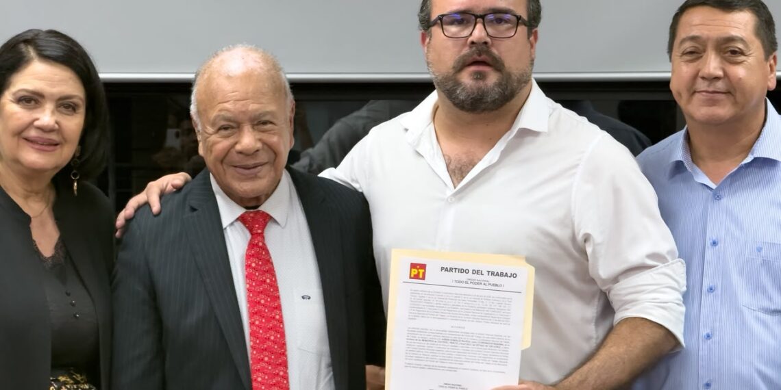 Nombran al diputado Adrián González Naveda coordinador regional del PT en el distrito de Coatepec