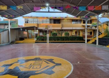 Preocupante y prolongada ausencia de maestros en la ESTI 128 de Xalapa 