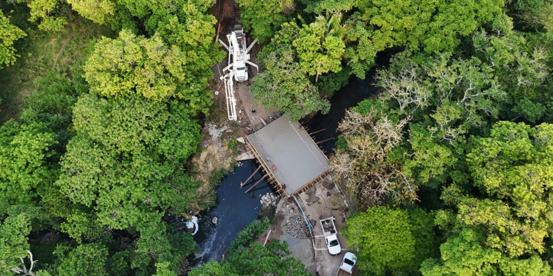 Inaugura Rafa Fararoni puente “Dos Arroyos” 