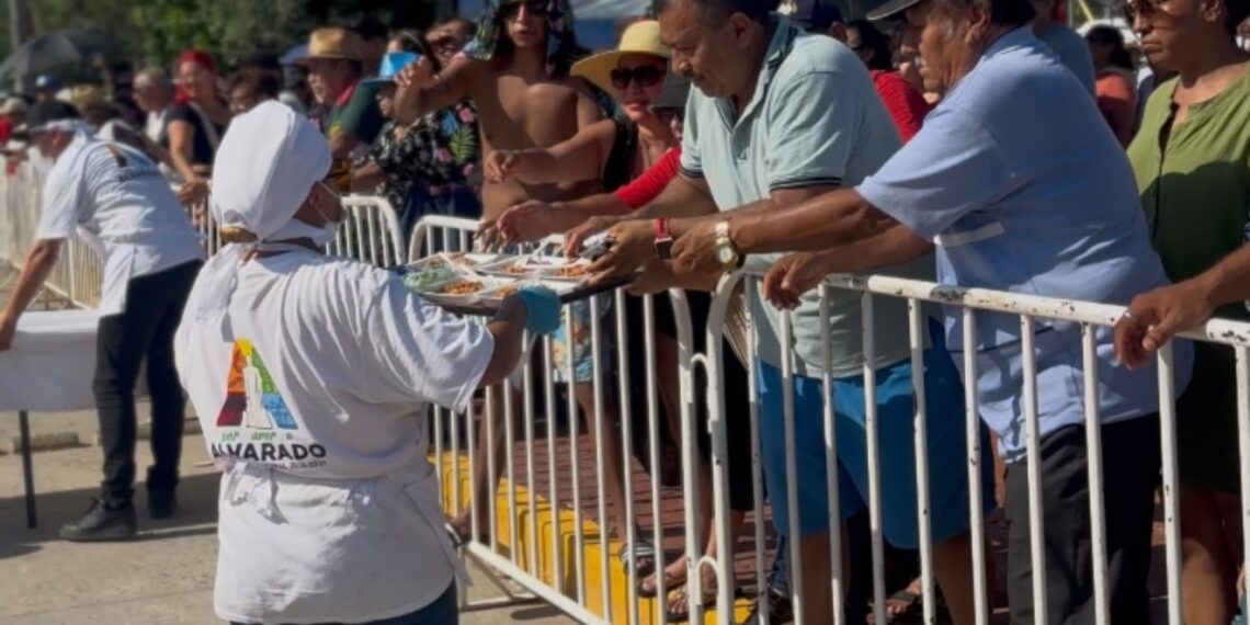 Todo un éxito “La Minilla Más Grande del Mundo” en Alvarado