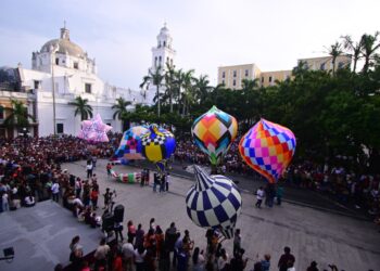 Presenta San Andrés Tuxtla su Festival Internacional del Globo 2026 en el puerto de Veracruz