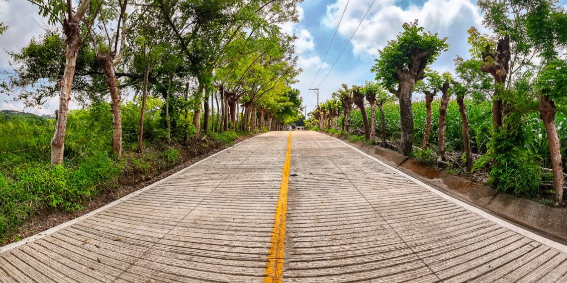 Obra cumplida: Gobierno de Rafa Fararoni pavimenta calle principal de El Nopal