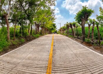 Obra cumplida: Gobierno de Rafa Fararoni pavimenta calle principal de El Nopal