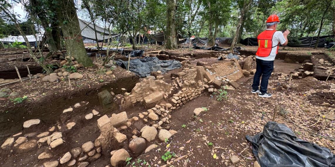Luego del hallazgo de la Estela de Coatepec, aclara INAH que el terreno donde se encontró podrá ser utilizado para desarrollo habitacional proyectado