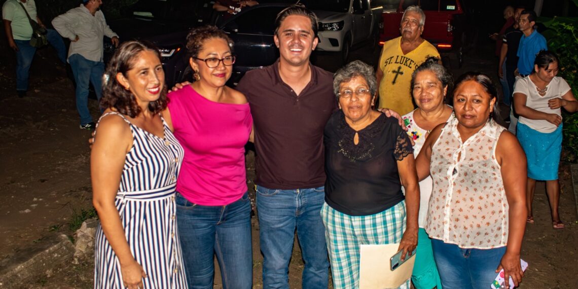 Inaugura Ayuntamiento ampliación de red eléctrica en tres calles de San Andrés Tuxtla